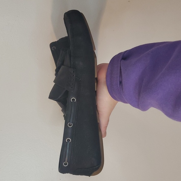 UGG Black Leather Loafers Mens Size 10.5 Slipper Shoes Fringe Tassels SN 1010139 - Picture 4 of 16